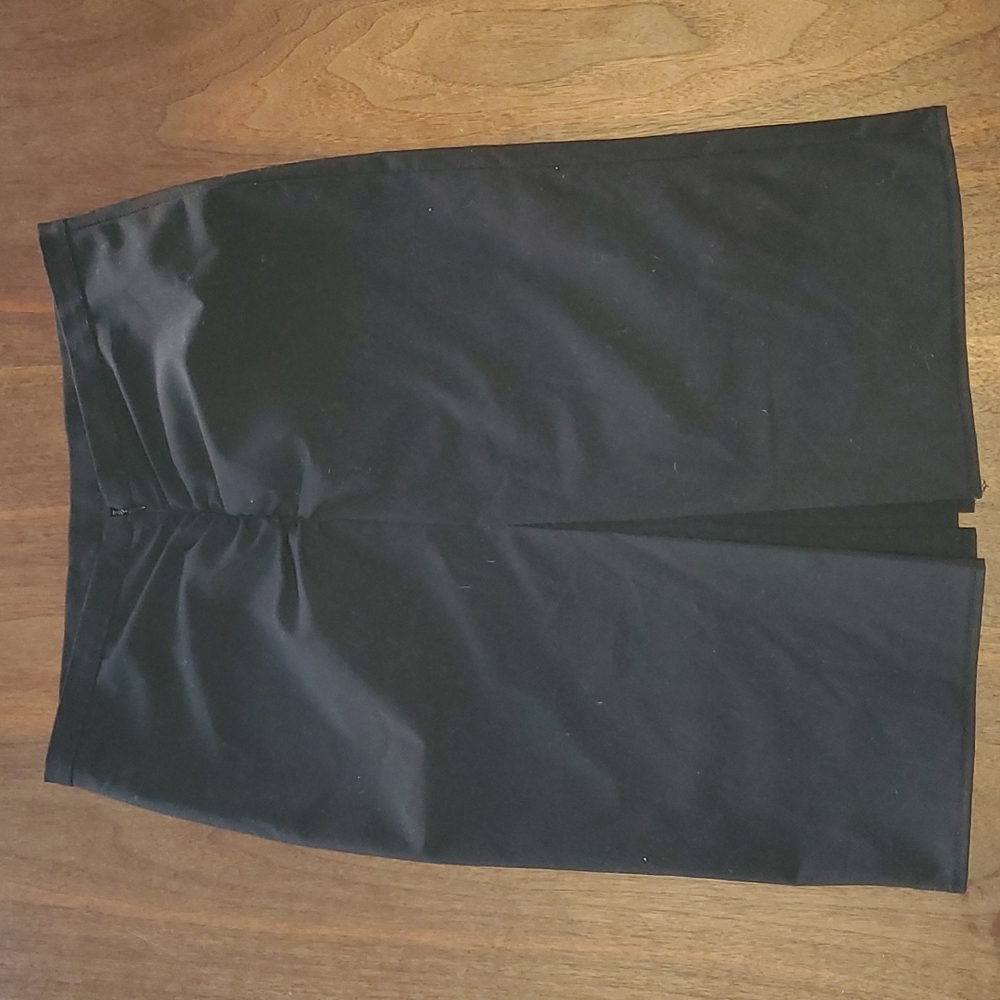 BCBG blck pencil skirt with rouched back